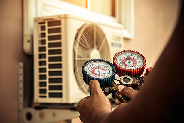 Professional Hvac technician working in Winston, MO